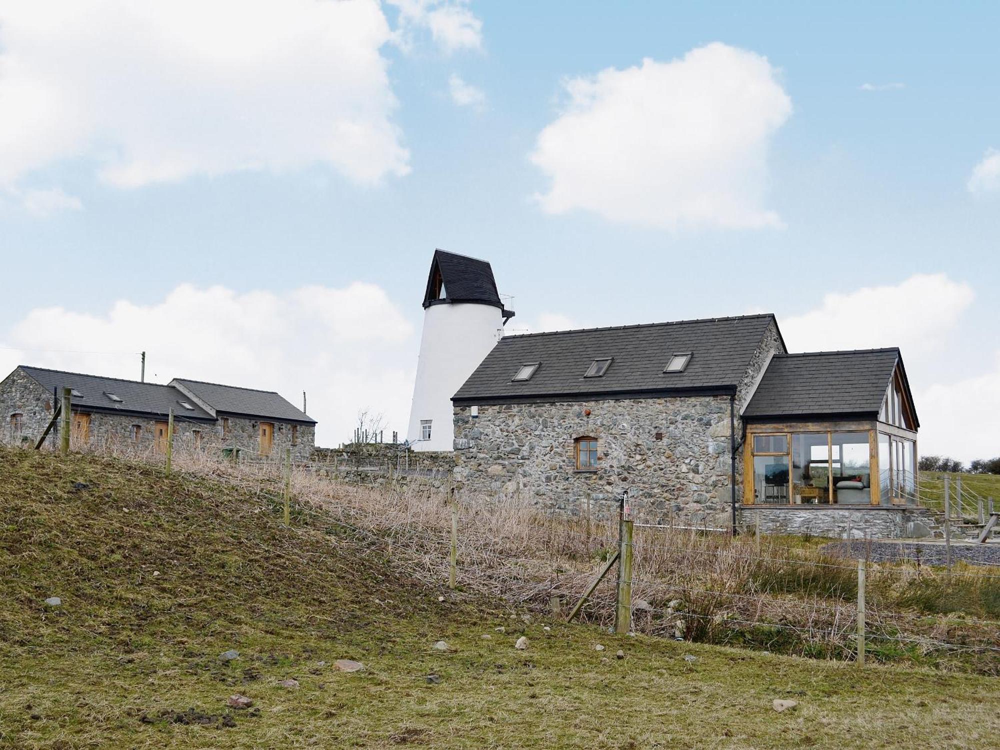 The Top Barn Coedana Exterior photo